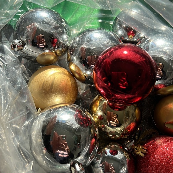 Bag of Christmas ornaments silver red gold mix - Picture 4 of 6